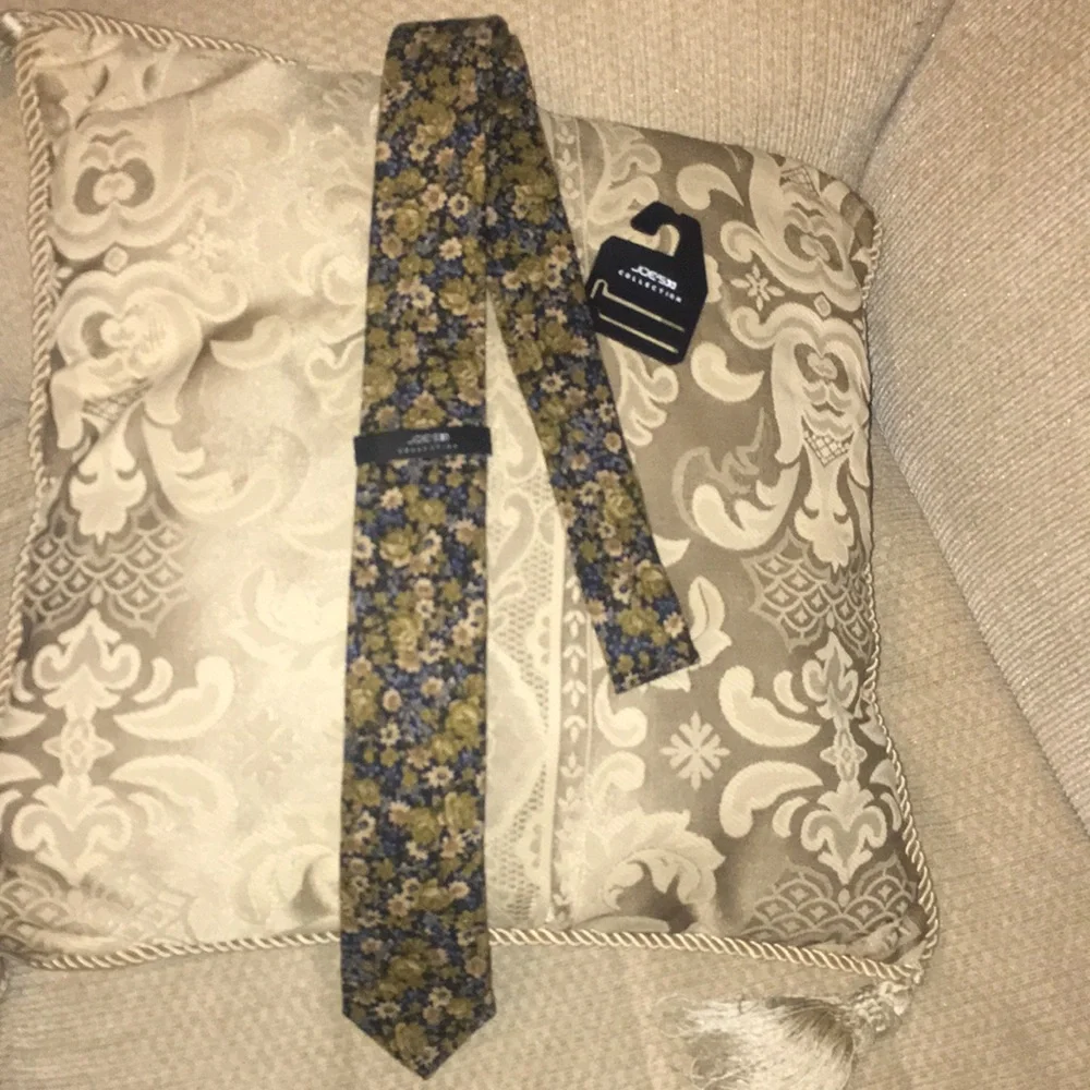 🫒 NWT Joe’s Collection Floral Green/Blue Tie